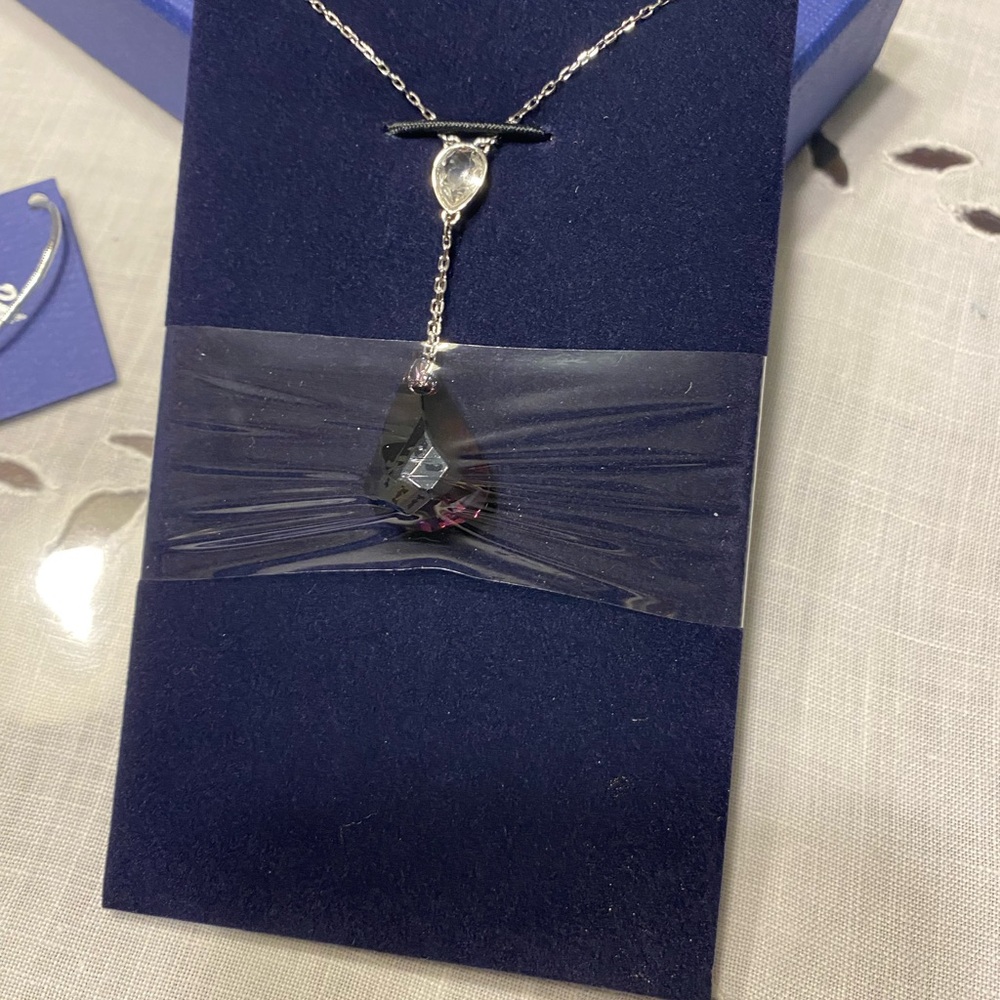 NWT Swarovski Silver Necklace with purple Teardrop Pendant